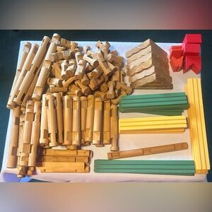 Lincoln Logs Natural Wooden Building Set with Green, Yellow and Red Accents